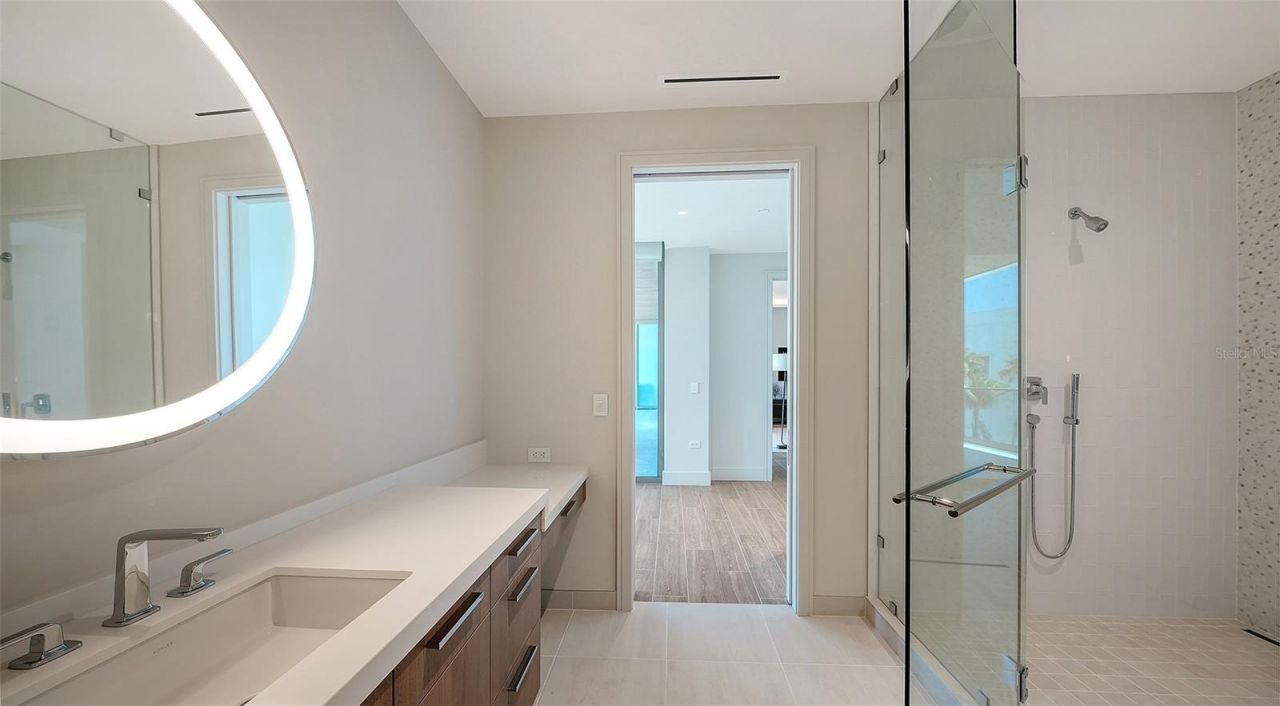 1561 Gulf Of Mexico Drive, Unit 403, Longboat Key, FL 34228 Photo