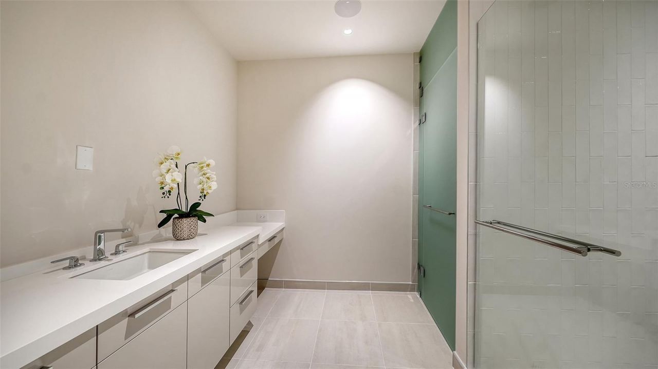 1561 Gulf Of Mexico Drive, Unit 403, Longboat Key, FL 34228 Photo