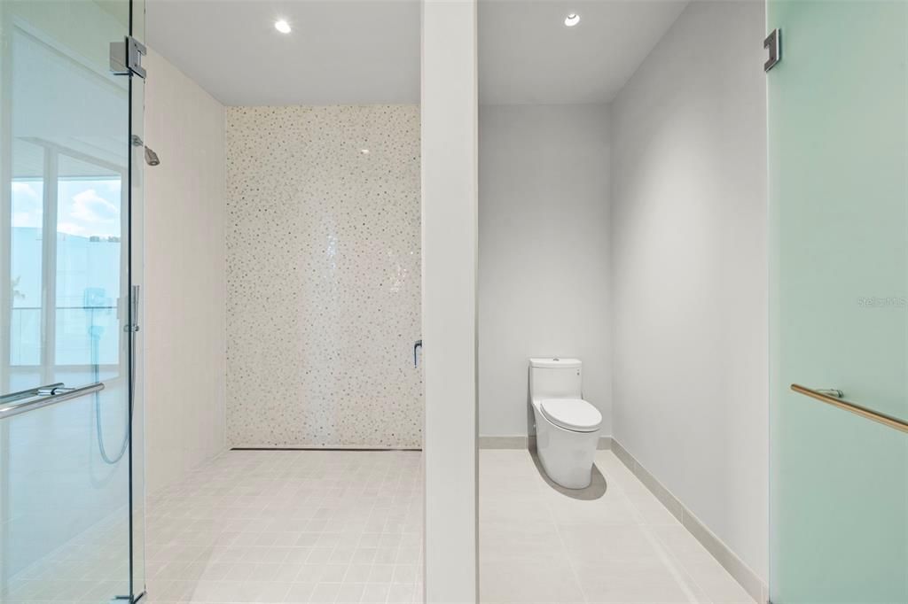 1561 Gulf Of Mexico Drive, Unit 403, Longboat Key, FL 34228 Photo