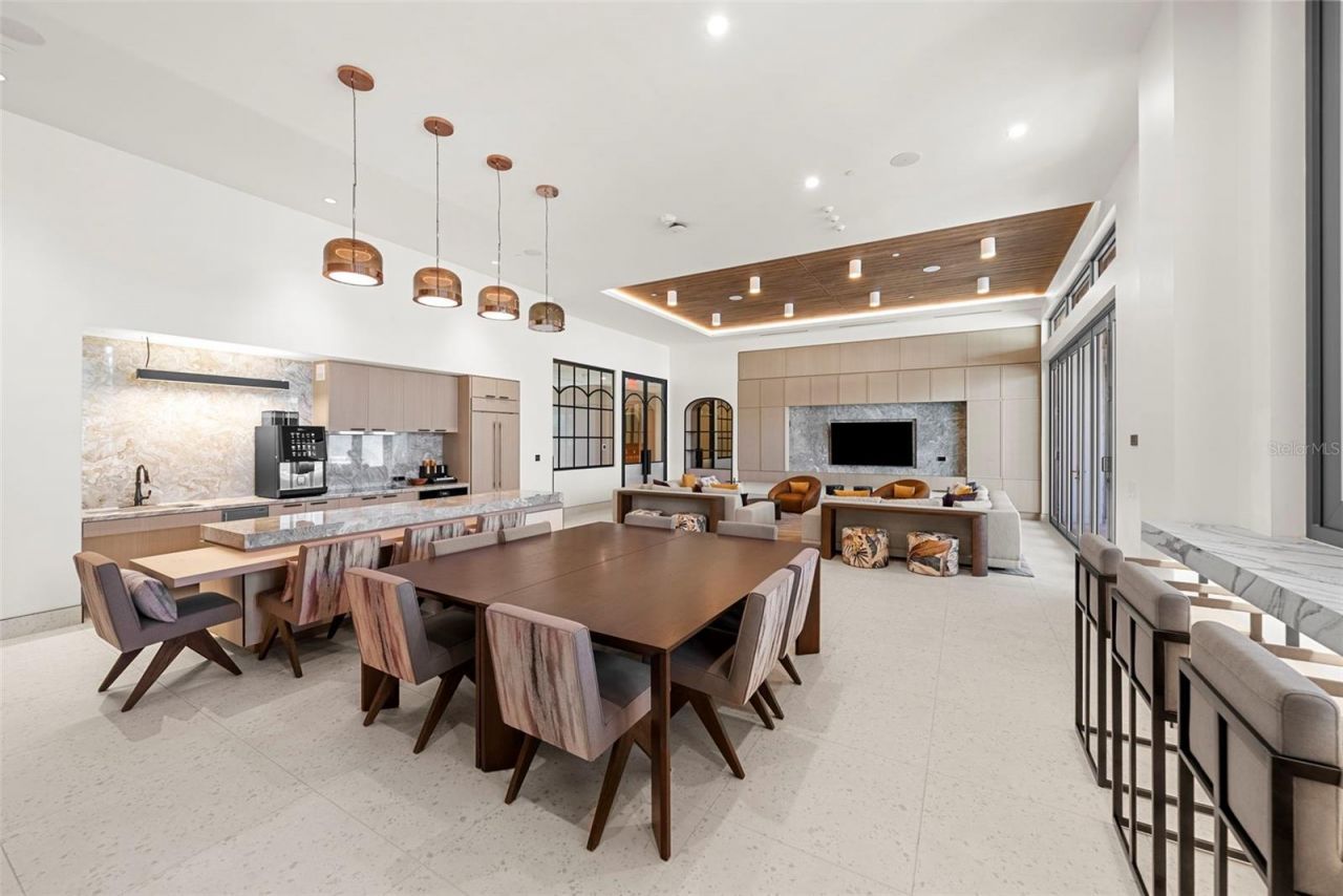 1561 Gulf Of Mexico Drive, Unit 403, Longboat Key, FL 34228 Photo