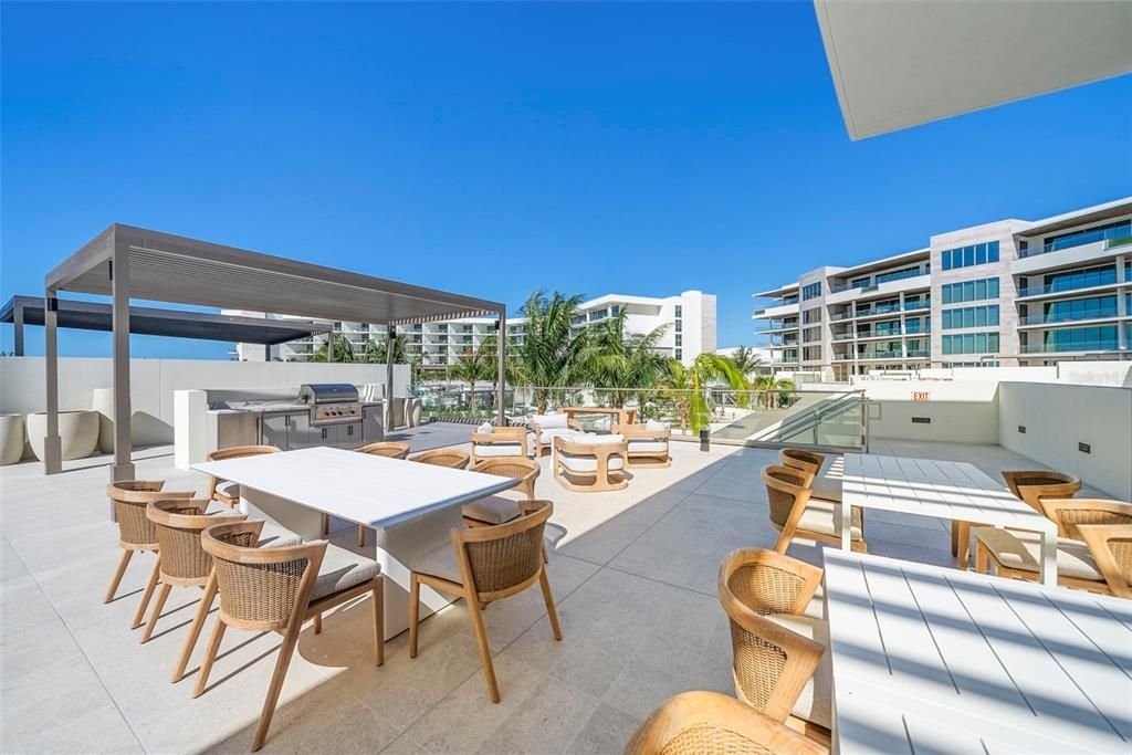 1561 Gulf Of Mexico Drive, Unit 403, Longboat Key, FL 34228 Photo