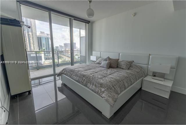 92 SW 3rd St, Unit 1802, Miami, FL 33130 Photo