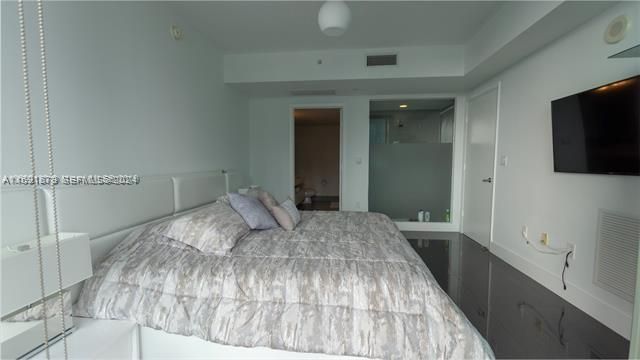 92 SW 3rd St, Unit 1802, Miami, FL 33130 Photo