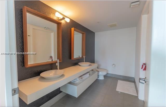 92 SW 3rd St, Unit 1802, Miami, FL 33130 Photo