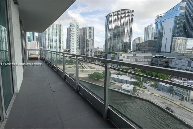 92 SW 3rd St, Unit 1802, Miami, FL 33130 Photo