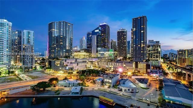 92 SW 3rd St, Unit 1802, Miami, FL 33130 Photo