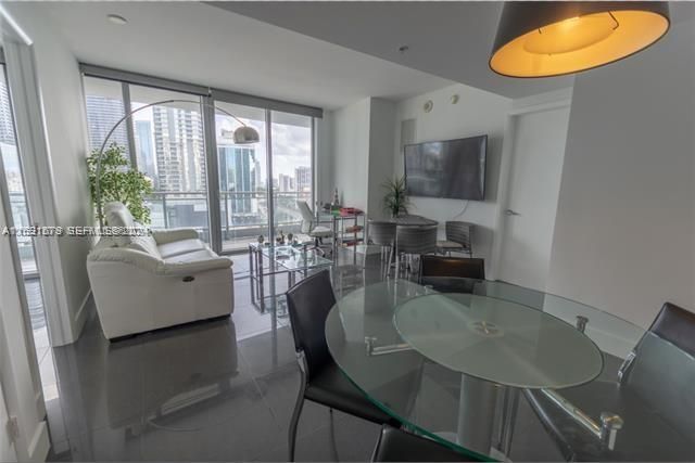 92 SW 3rd St, Unit 1802, Miami, FL 33130 Photo