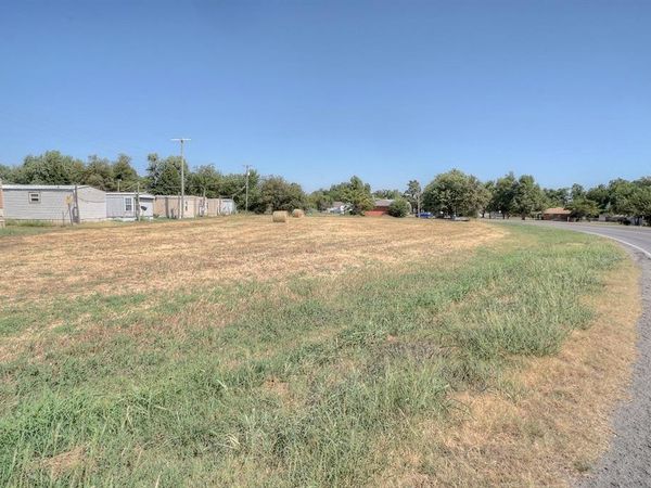 605 SW 4 Street, Tuttle, OK 73089