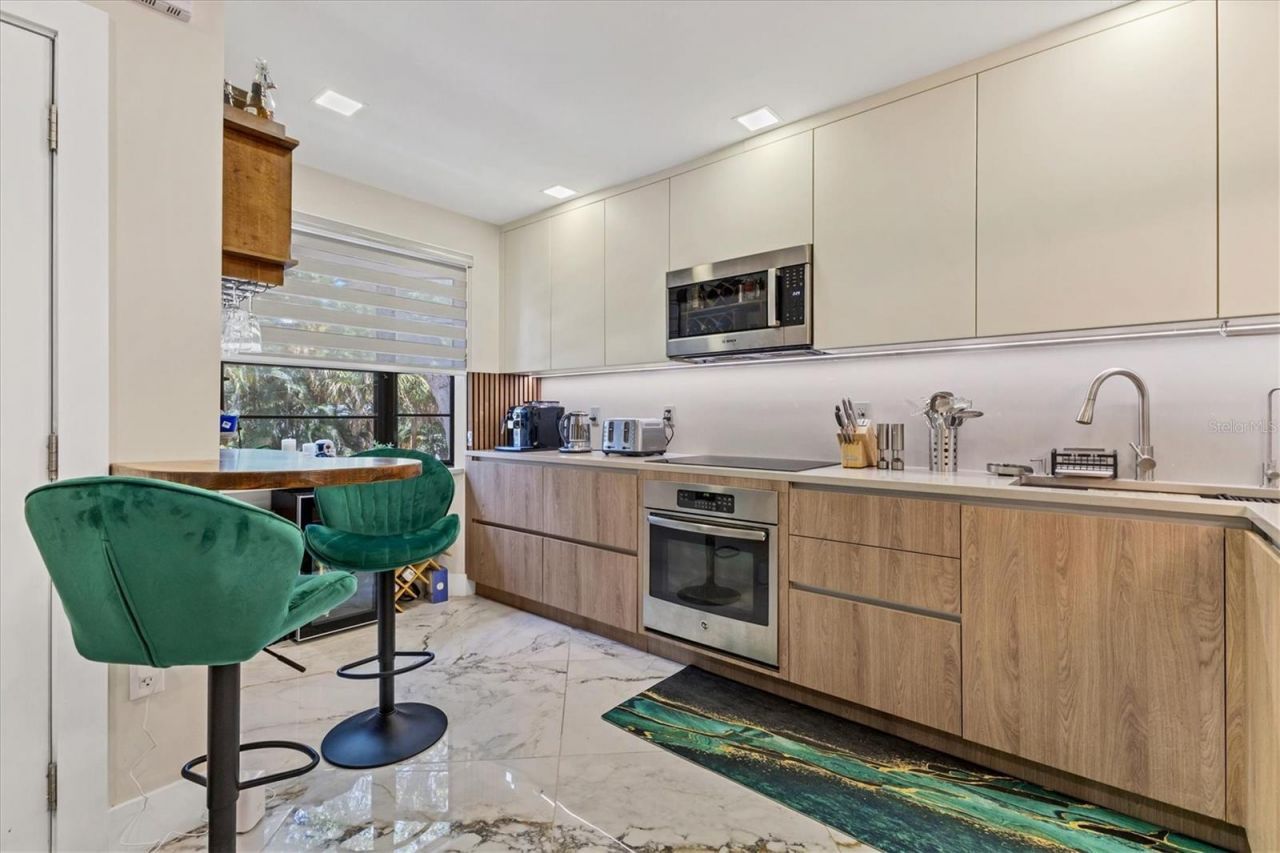 5611 Summer Side Lane, Unit 46B, Sarasota, FL 34231 Photo