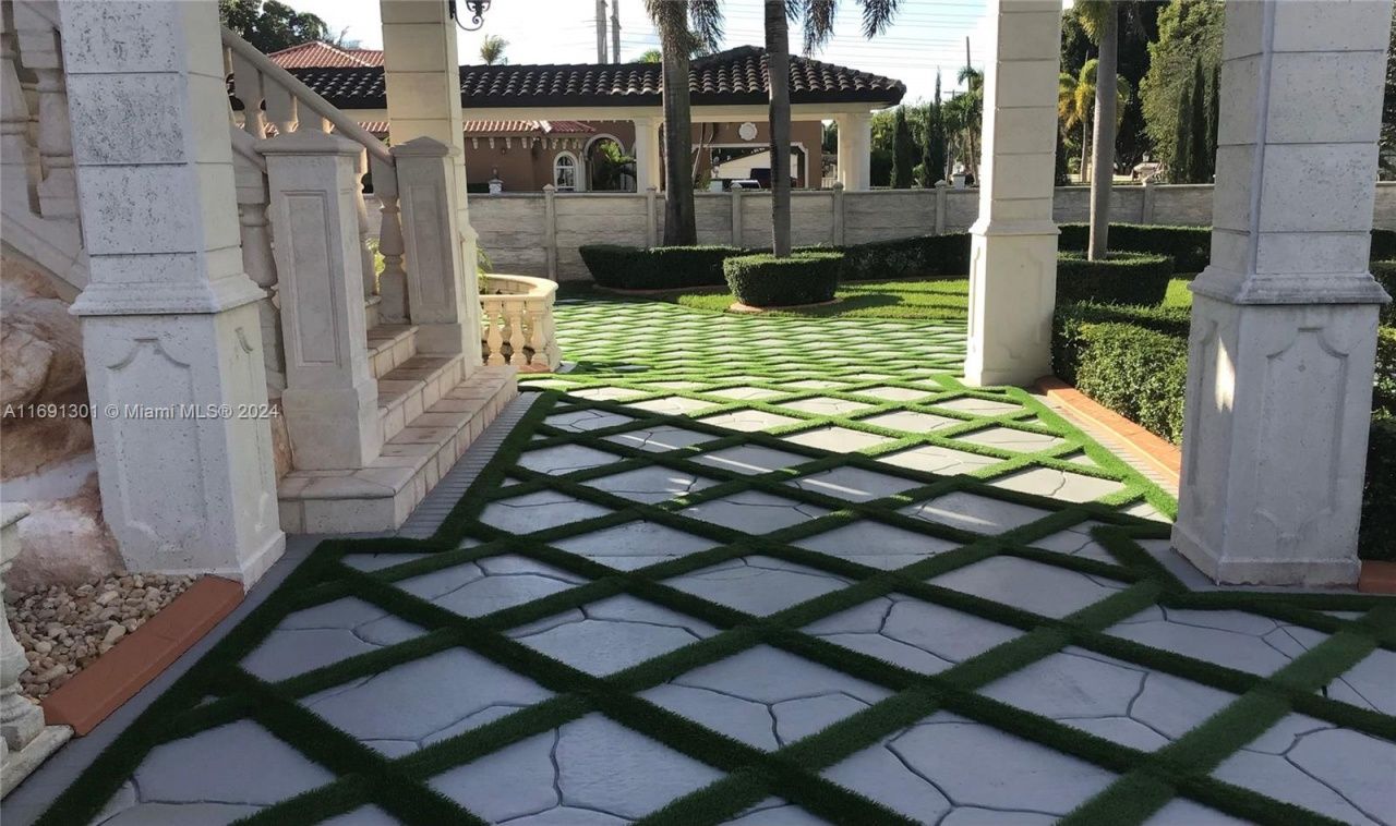 13460 SW 32nd St, Kendall, FL 33175 Photo