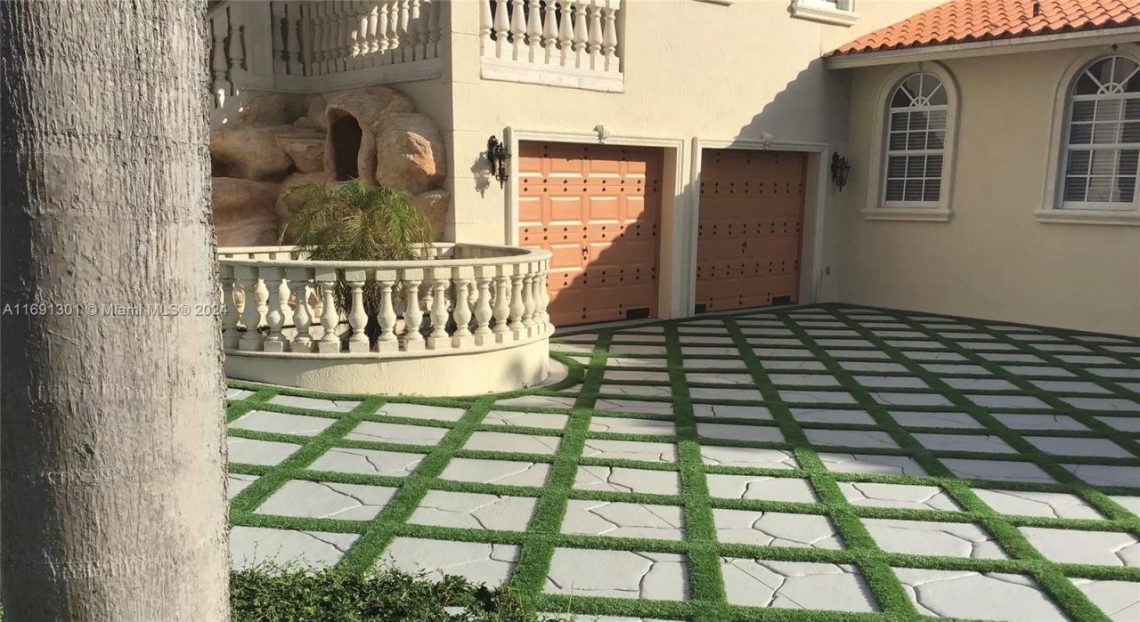 13460 SW 32nd St, Kendall, FL 33175 Photo