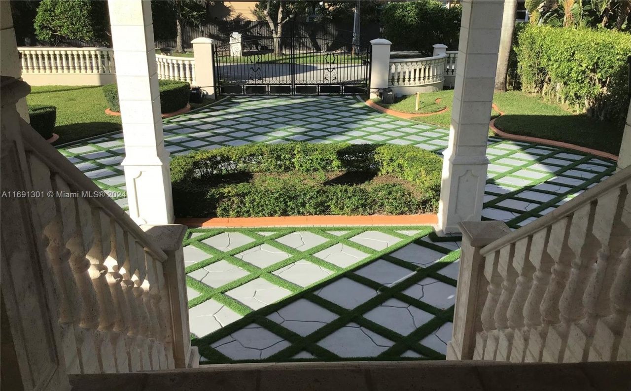 13460 SW 32nd St, Kendall, FL 33175 Photo