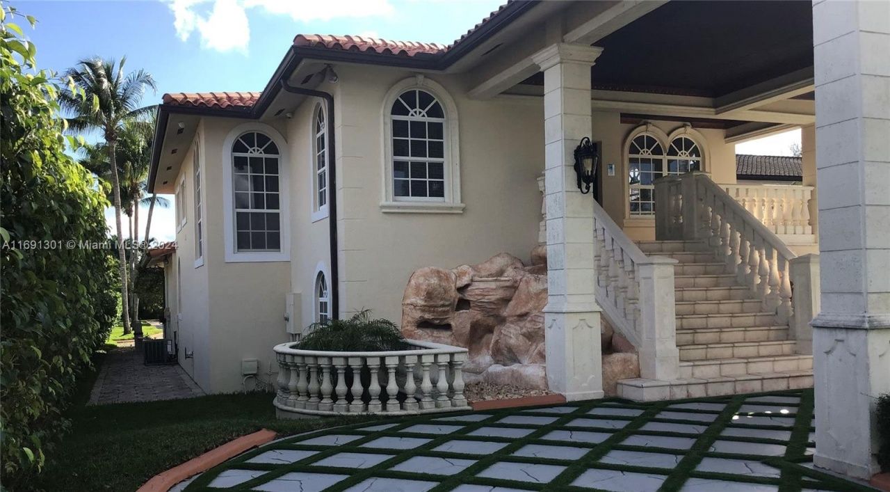 13460 SW 32nd St, Kendall, FL 33175 Photo