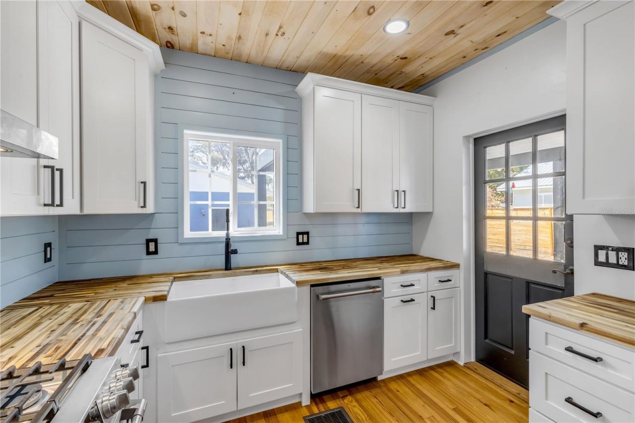 532 Faulkner Street, New Smyrna Beach, FL 32168 Photo