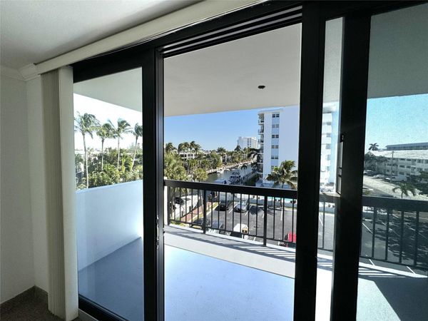 4800 Bayview Drive, Unit 406, Fort Lauderdale, FL 33308
