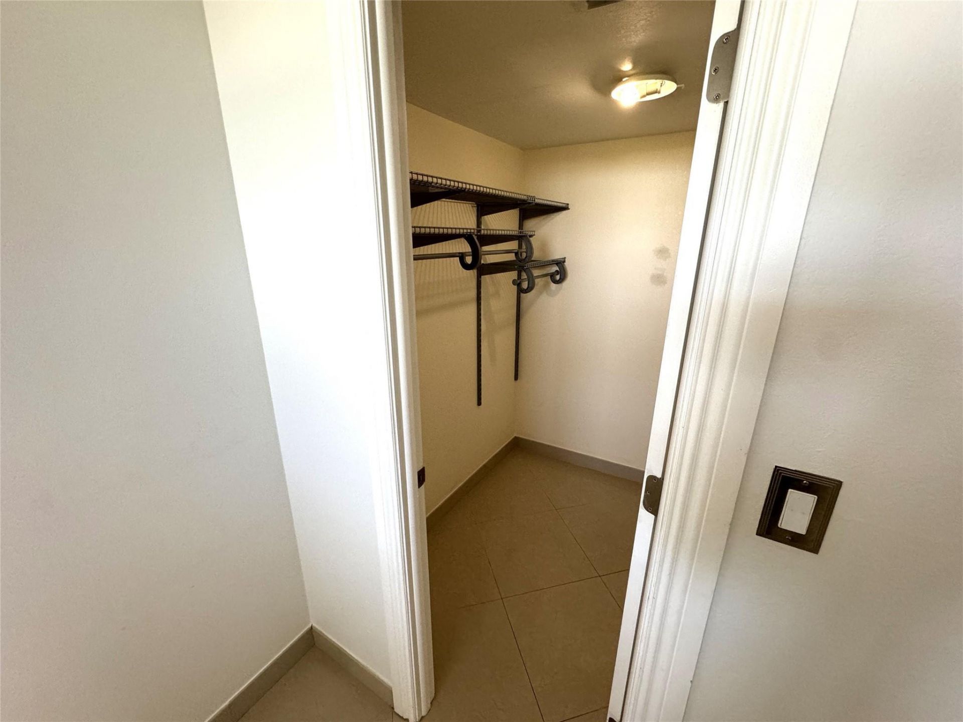 4800 Bayview Drive, Unit 406, Fort Lauderdale, FL 33308 Photo