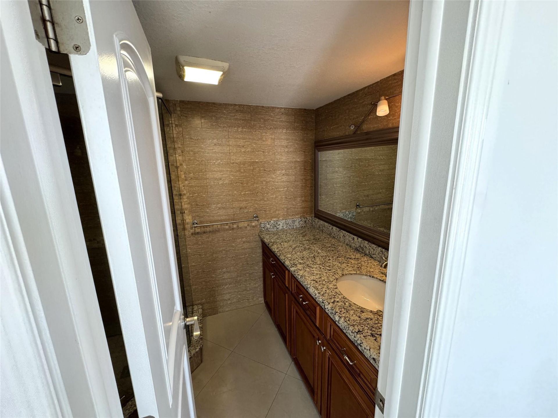 4800 Bayview Drive, Unit 406, Fort Lauderdale, FL 33308 Photo