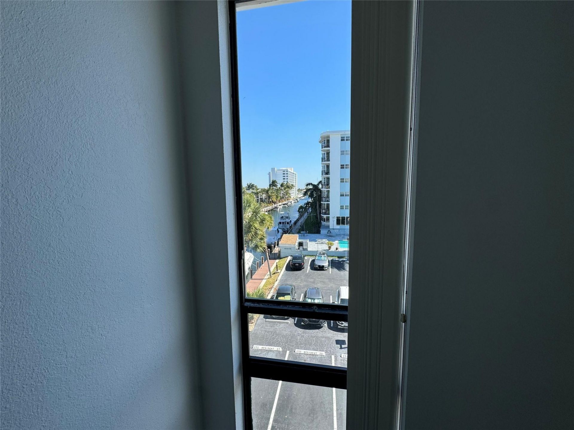 4800 Bayview Drive, Unit 406, Fort Lauderdale, FL 33308 Photo