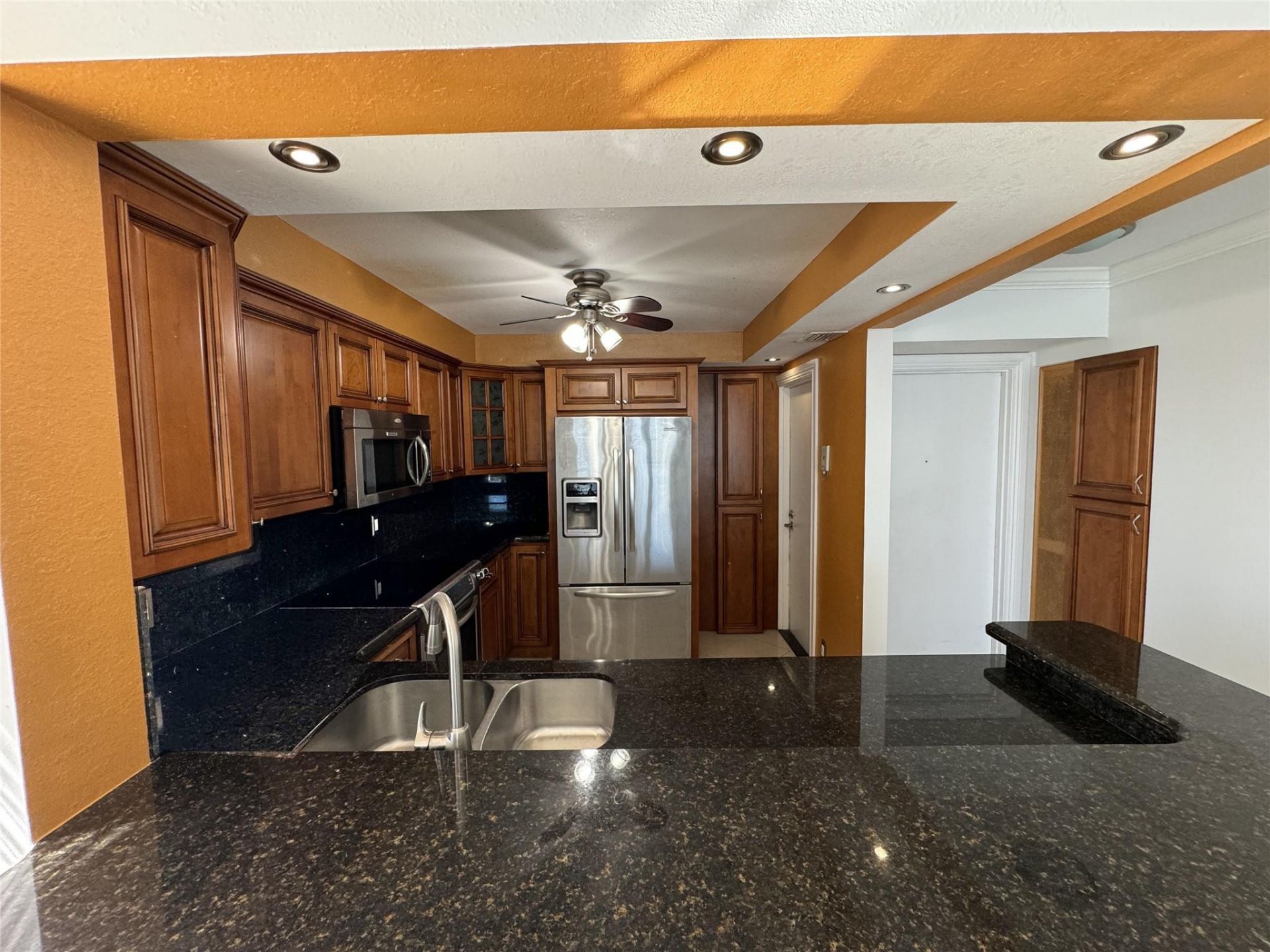 4800 Bayview Drive, Unit 406, Fort Lauderdale, FL 33308 Photo