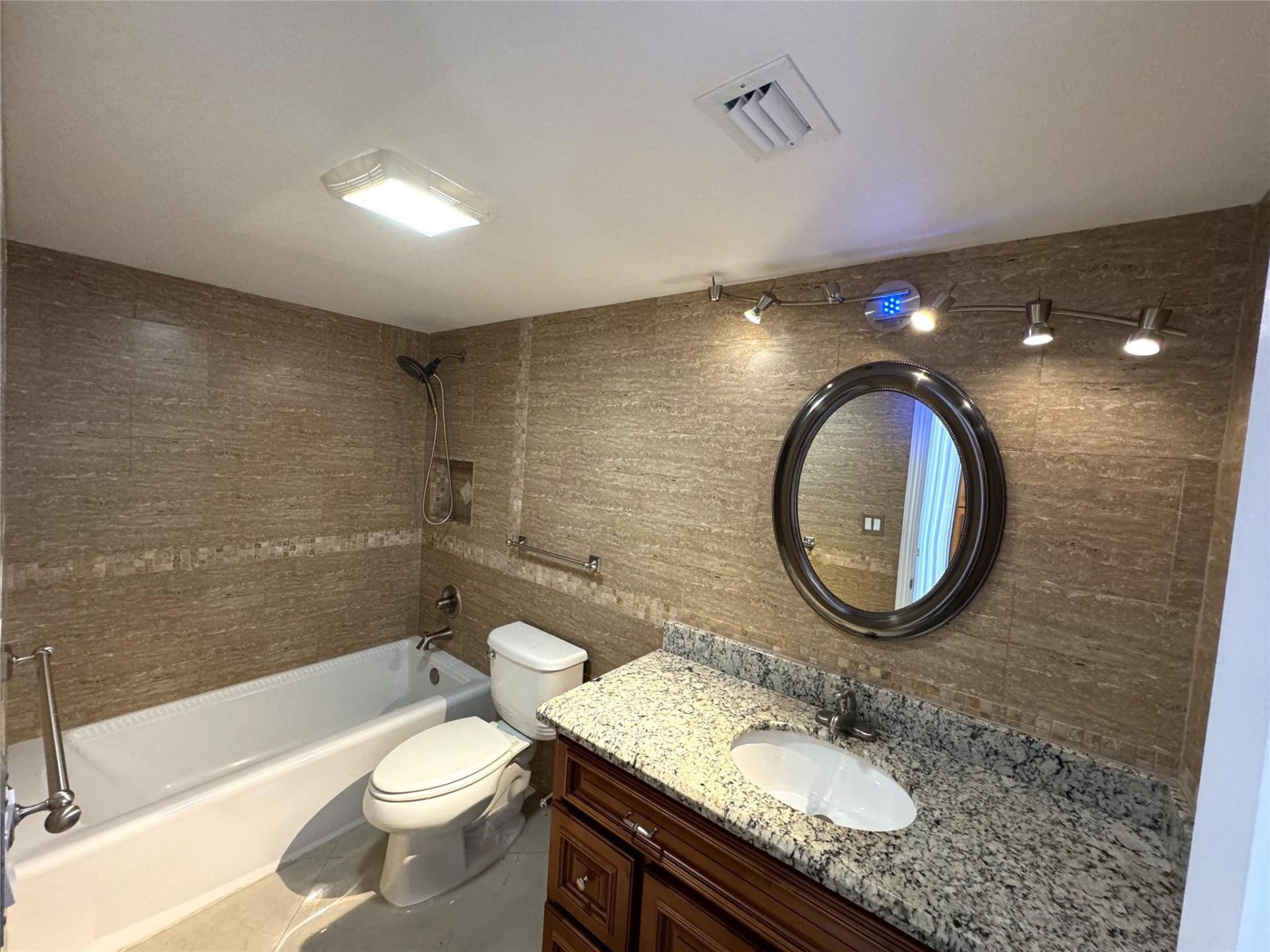 4800 Bayview Drive, Unit 406, Fort Lauderdale, FL 33308 Photo