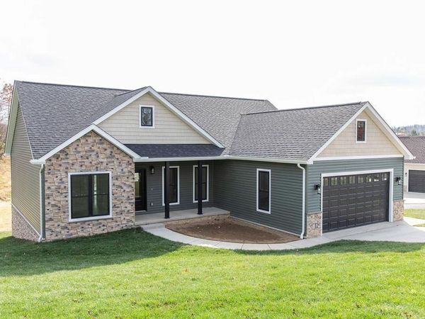 85 Virginia Oaks Drive, Moundsville, WV 26041