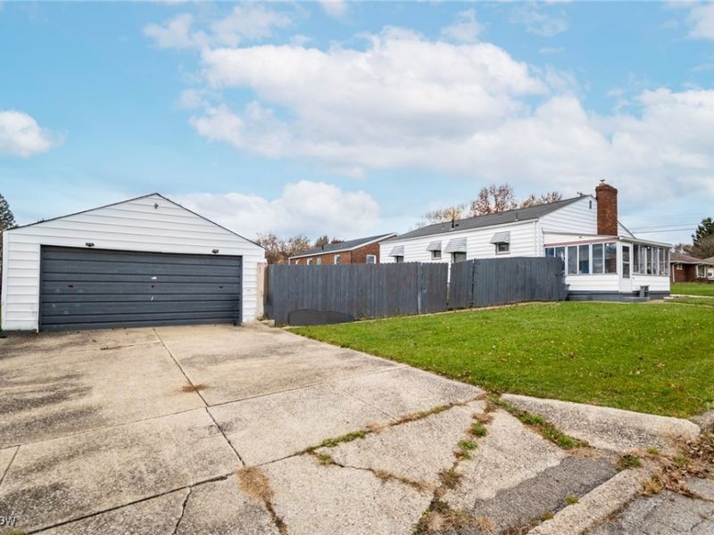 311 Park Drive, Campbell, OH 44405 Photo 5