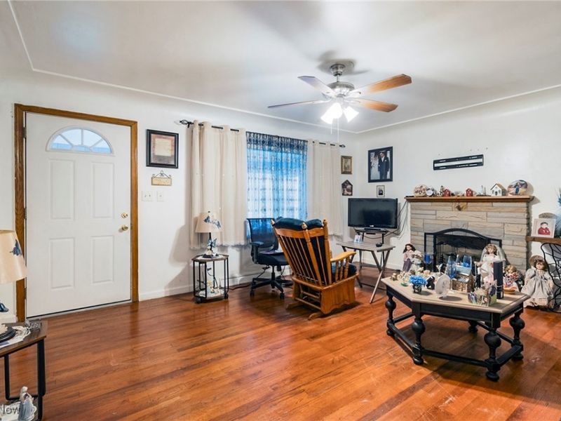 311 Park Drive, Campbell, OH 44405 Photo 8