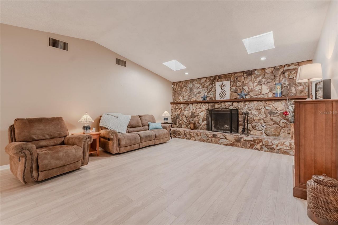 117 Hillcrest Dr, Bradenton, FL 34209 Photo