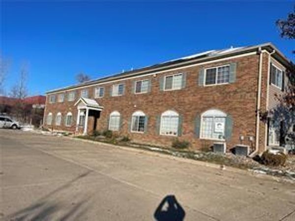 5250/5270/5300/5340 North Park Place NE, Cedar Rapids, IA 52402