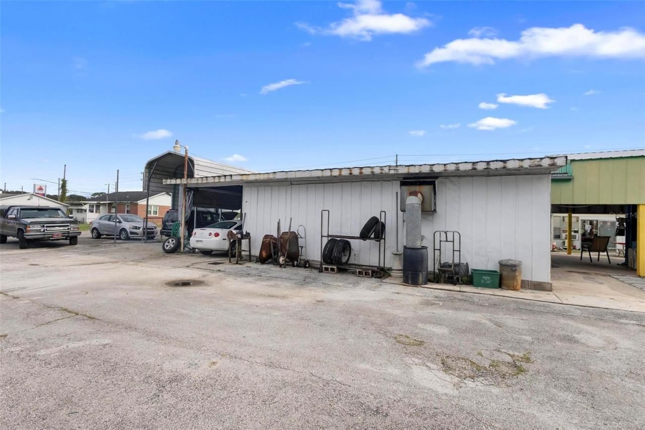 2490 N Woodland Boulevard, Deland, FL 32720 Photo