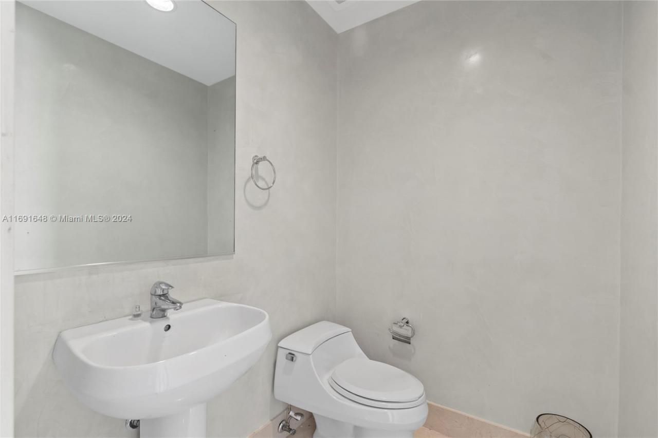 18101 Collins Ave, Unit 1502, Sunny Isles Beach, FL 33160 Photo