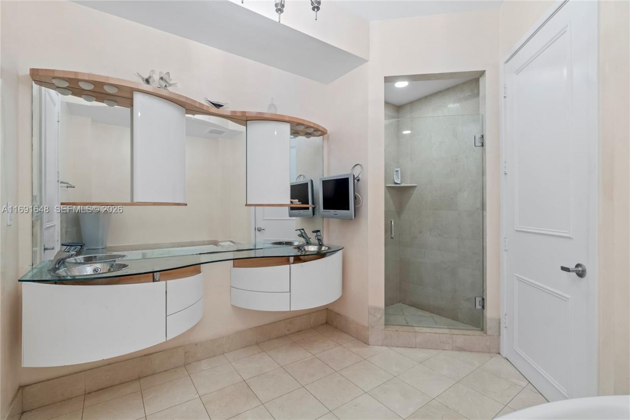 18101 Collins Ave, Unit 1502, Sunny Isles Beach, FL 33160 Photo