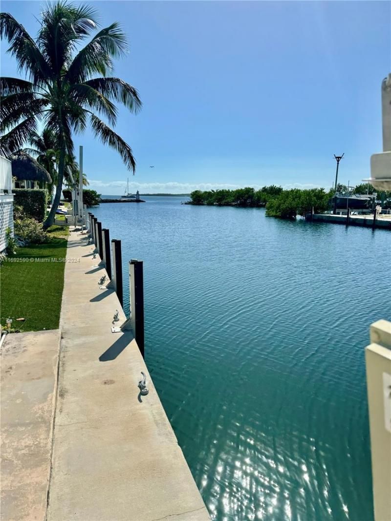 72 Ocean Dr, Key Largo, FL 33037 Photo