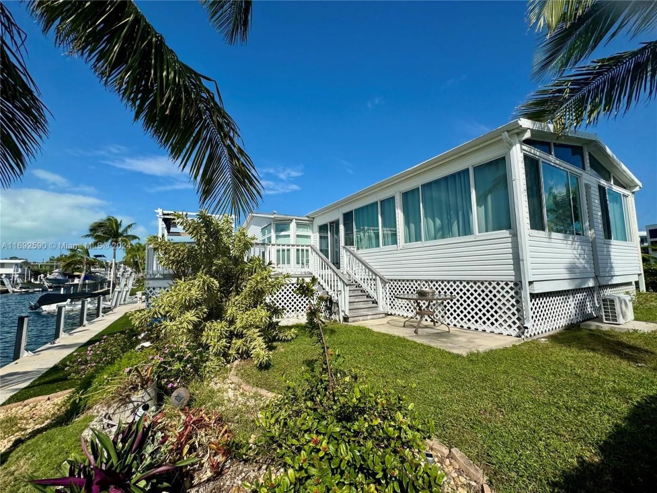 72 Ocean Dr, Key Largo, FL 33037 Photo