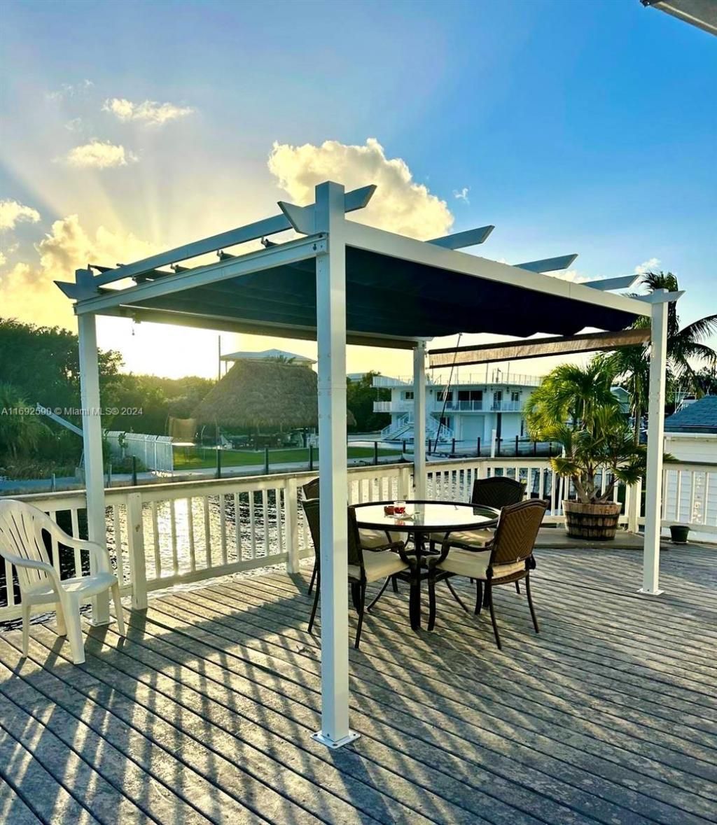 72 Ocean Dr, Key Largo, FL 33037 Photo