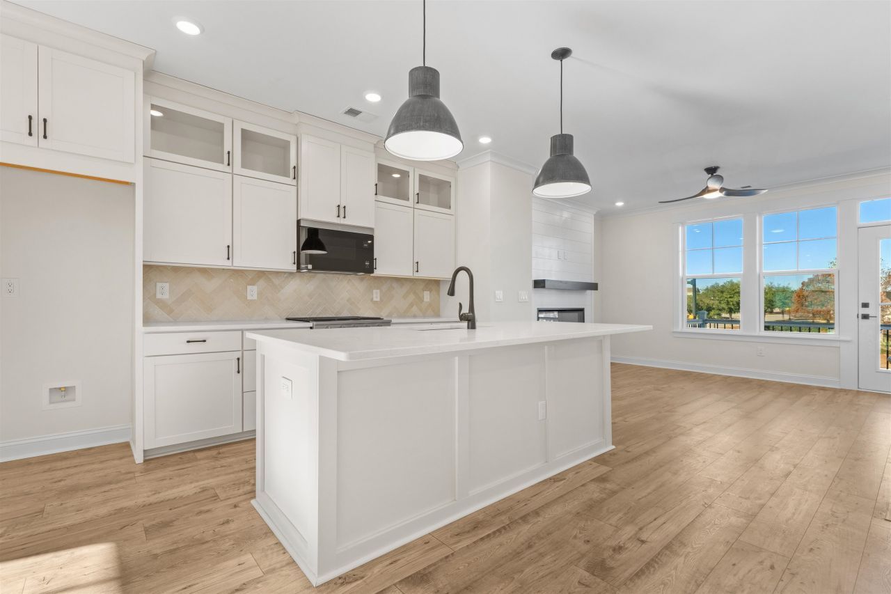 8479 Duke Pl. Photo 5