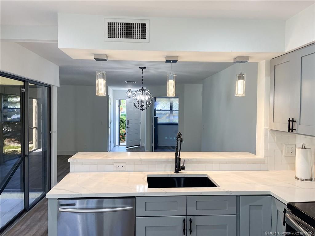 3960 SW Greenwood Way, Unit B, Palm City, FL 34990 Photo