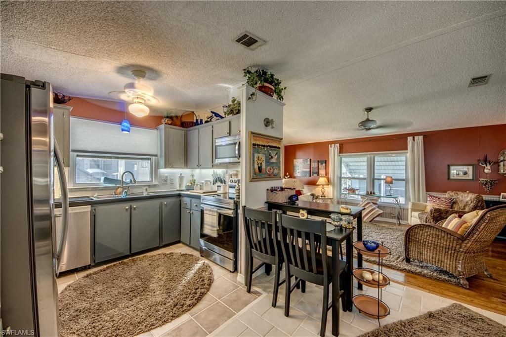 5029 Gulfgate Ln, Saint James City, FL 33956 Photo