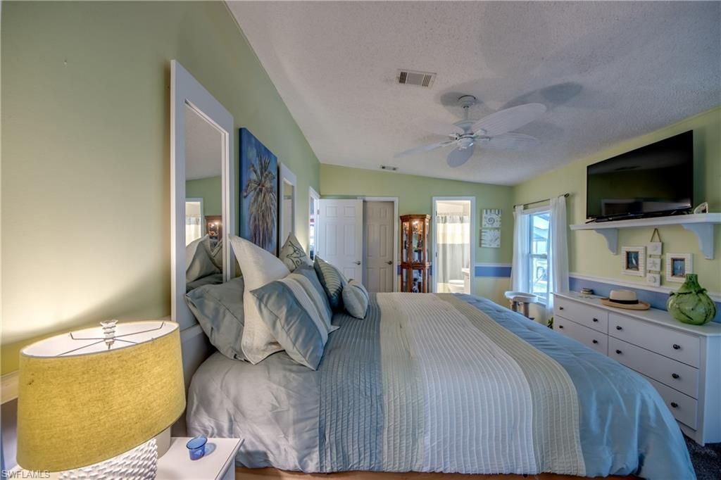 5029 Gulfgate Ln, Saint James City, FL 33956 Photo