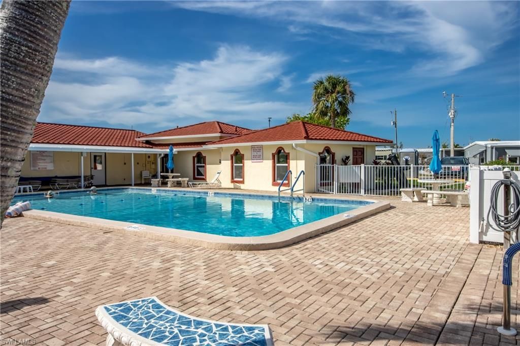 5029 Gulfgate Ln, Saint James City, FL 33956 Photo