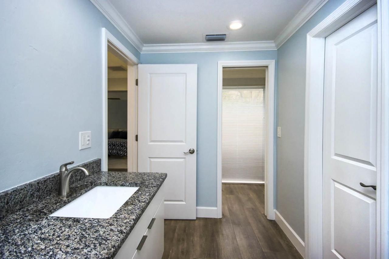 9436 Yucca Ct, Sanibel, FL 33957 Photo