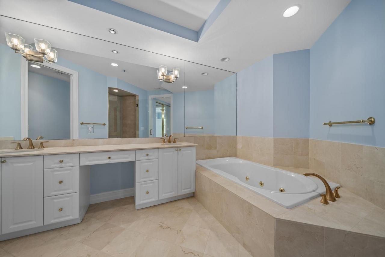 5669 Baltusrol Court, Unit 2A, Sanibel, FL 33957 Photo