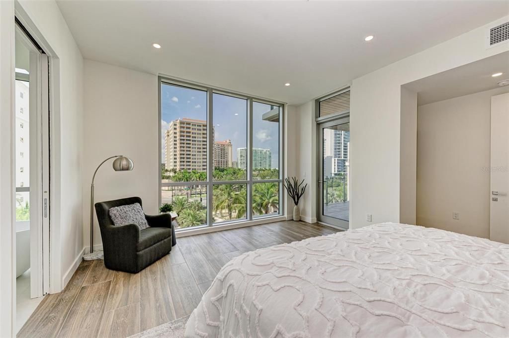 111 Golden Gate Point, Unit 402, Sarasota, FL 34236 Photo