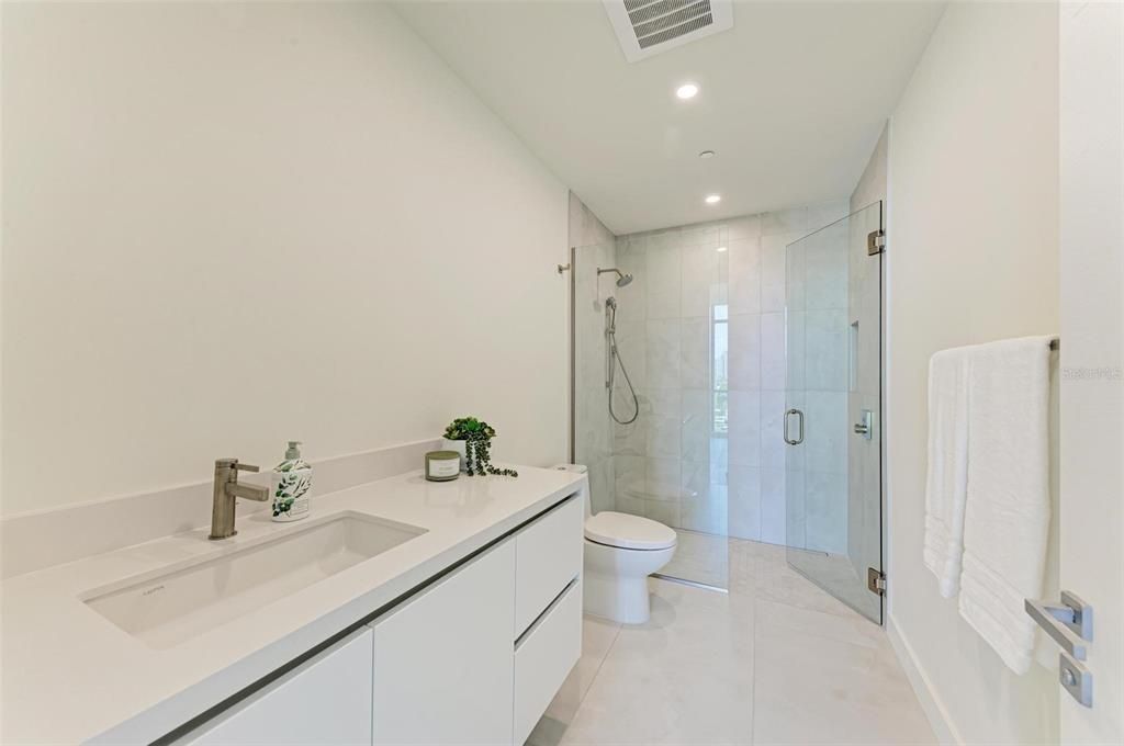 111 Golden Gate Point, Unit 402, Sarasota, FL 34236 Photo