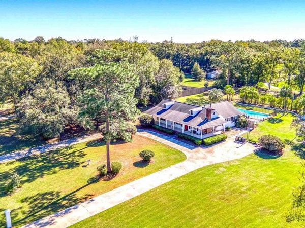 941 Summer Shade Ln, Cantonment, FL 32533