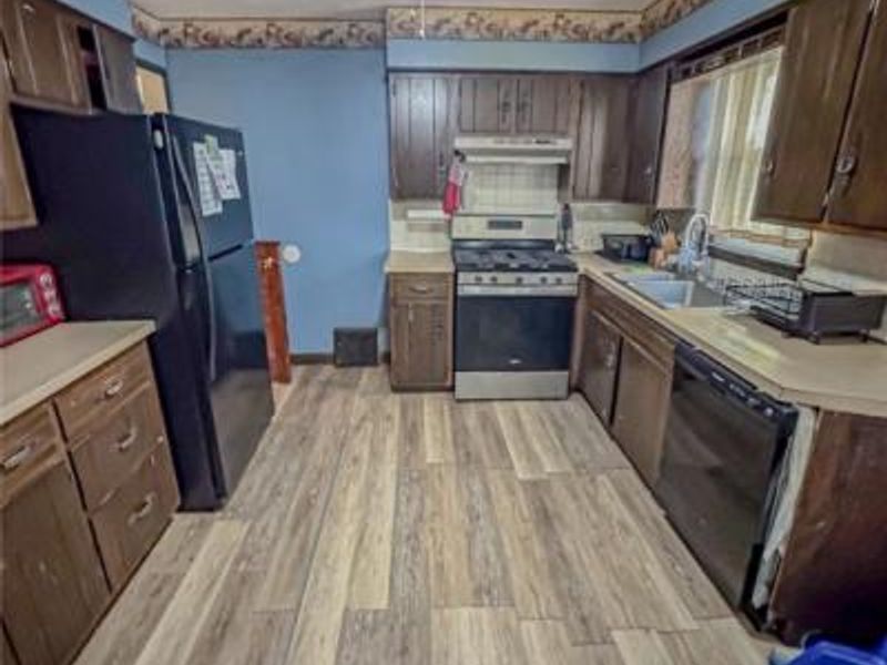 1330 W 18th Street, Lorain, OH 44052 Photo 11