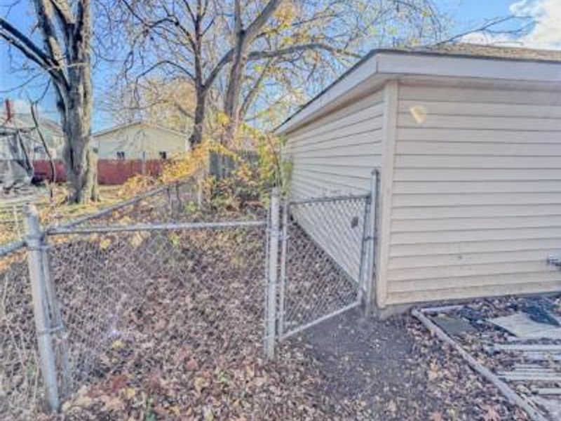 1330 W 18th Street, Lorain, OH 44052 Photo 3