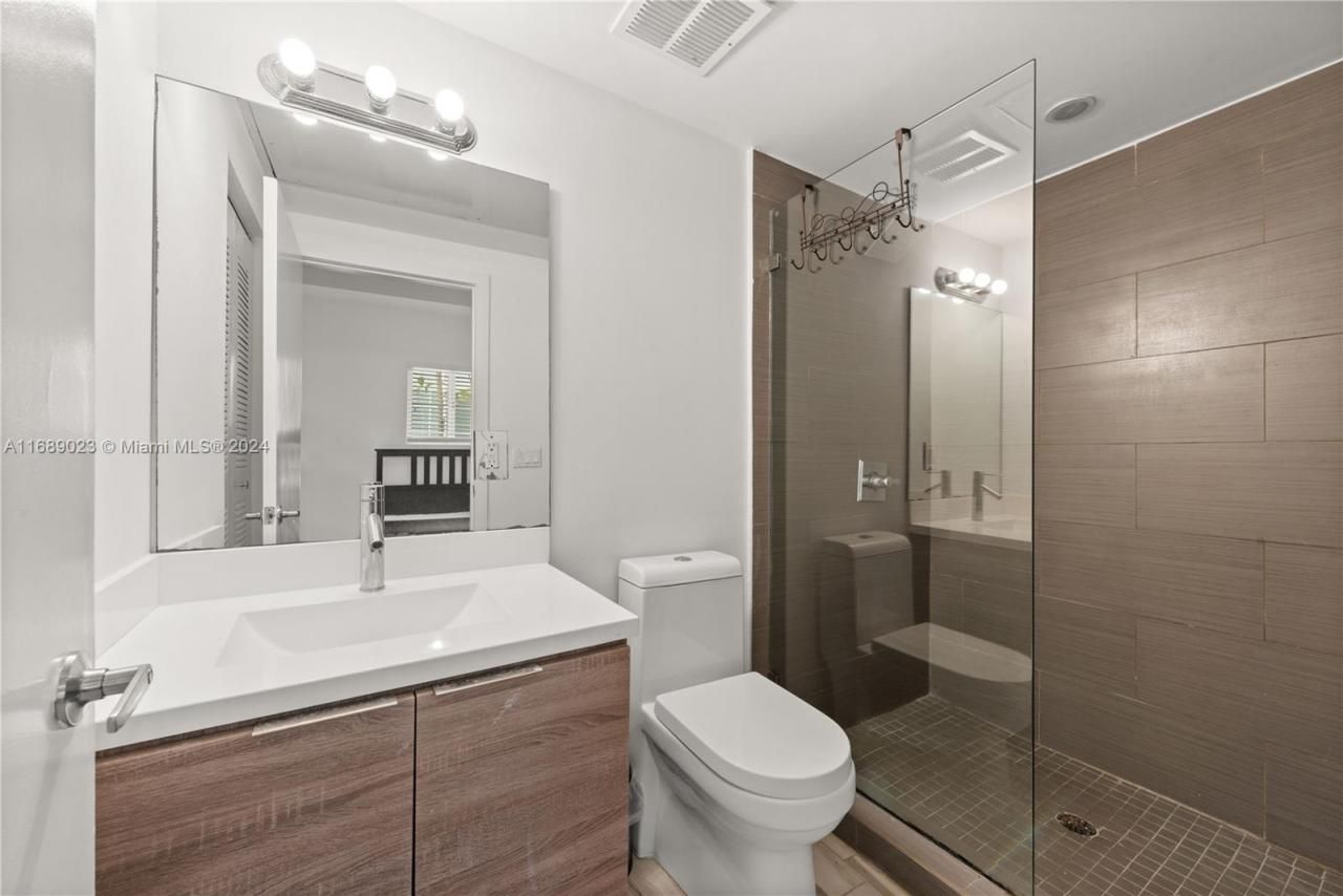 1560 Meridian Ave, Unit 109, Miami Beach, FL 33139 Photo