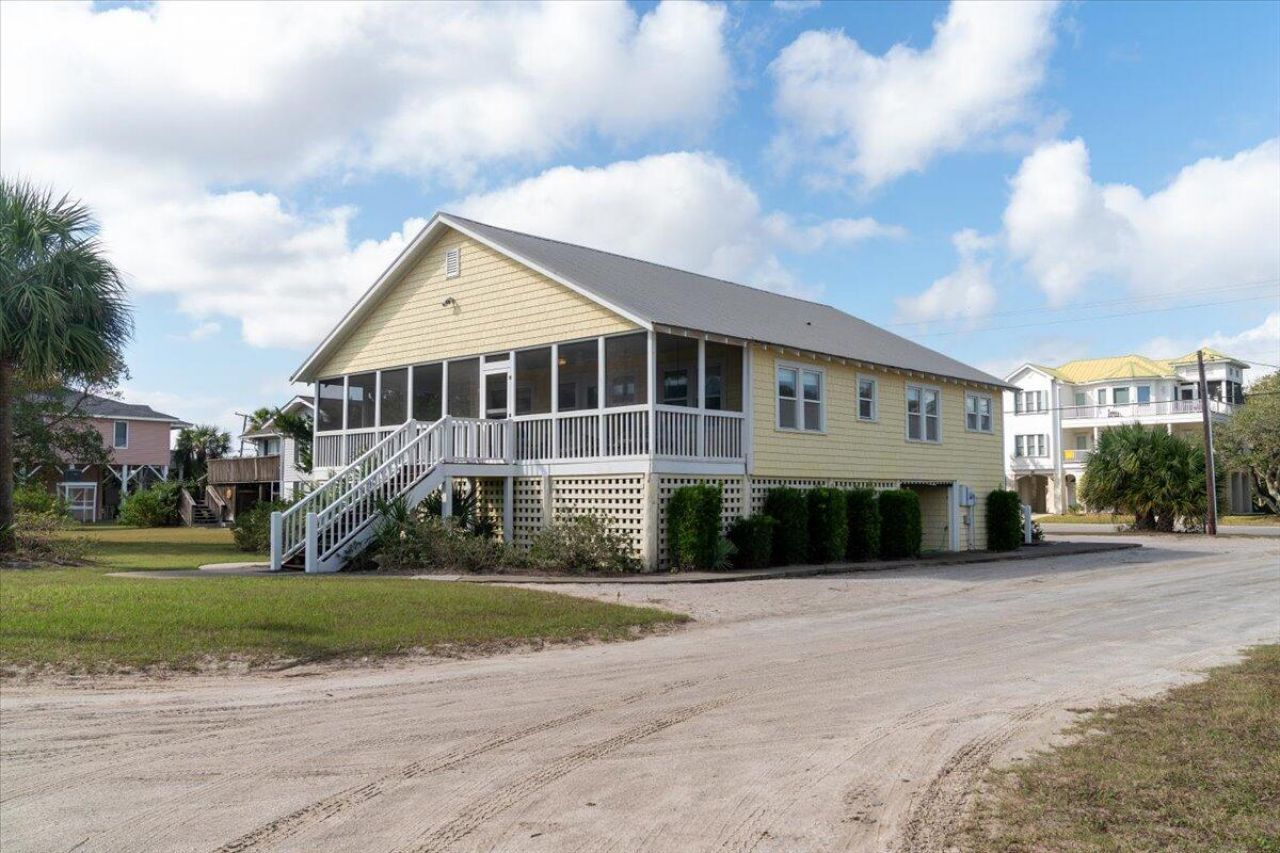 2302 Palmetto Boulevard Edisto Beach, SC 29438