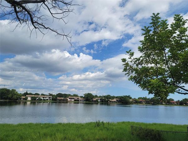 671 NE 195 St, Unit 122-E, Miami, FL 33179